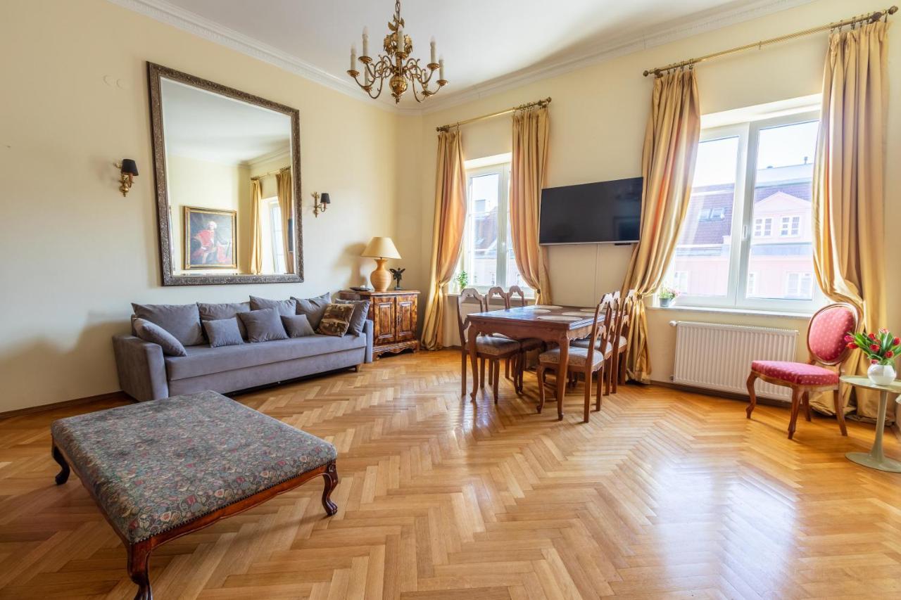 Apartament Luster I Obrazow Warsaw Exterior photo